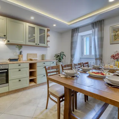 Casa Conrad - Seaside House In Volosko, Дом отдыха