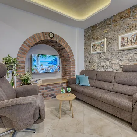 Casa Conrad - Seaside House In Volosko, Hébergement de vacances *